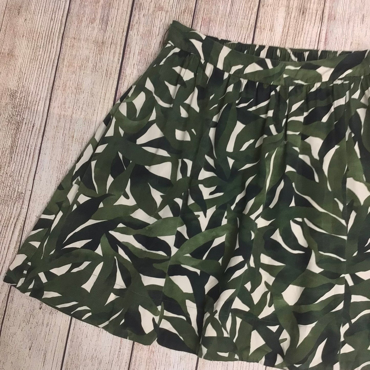 Lands' End Green Leaf Print Skirt w/Pockets Size 14