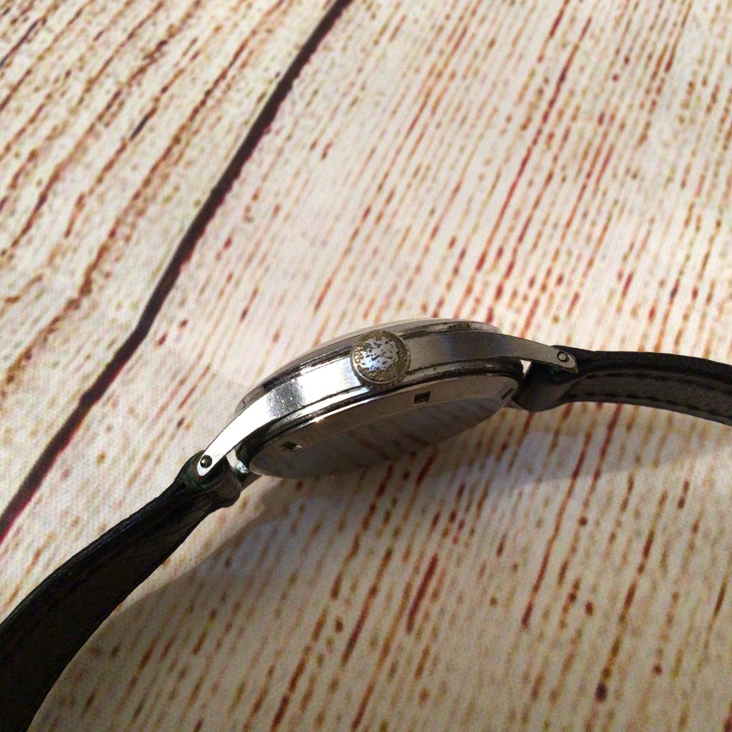 Vintage Smiths Deluxe 17 Jewels Watch (intermittent ticking - needs fixing)