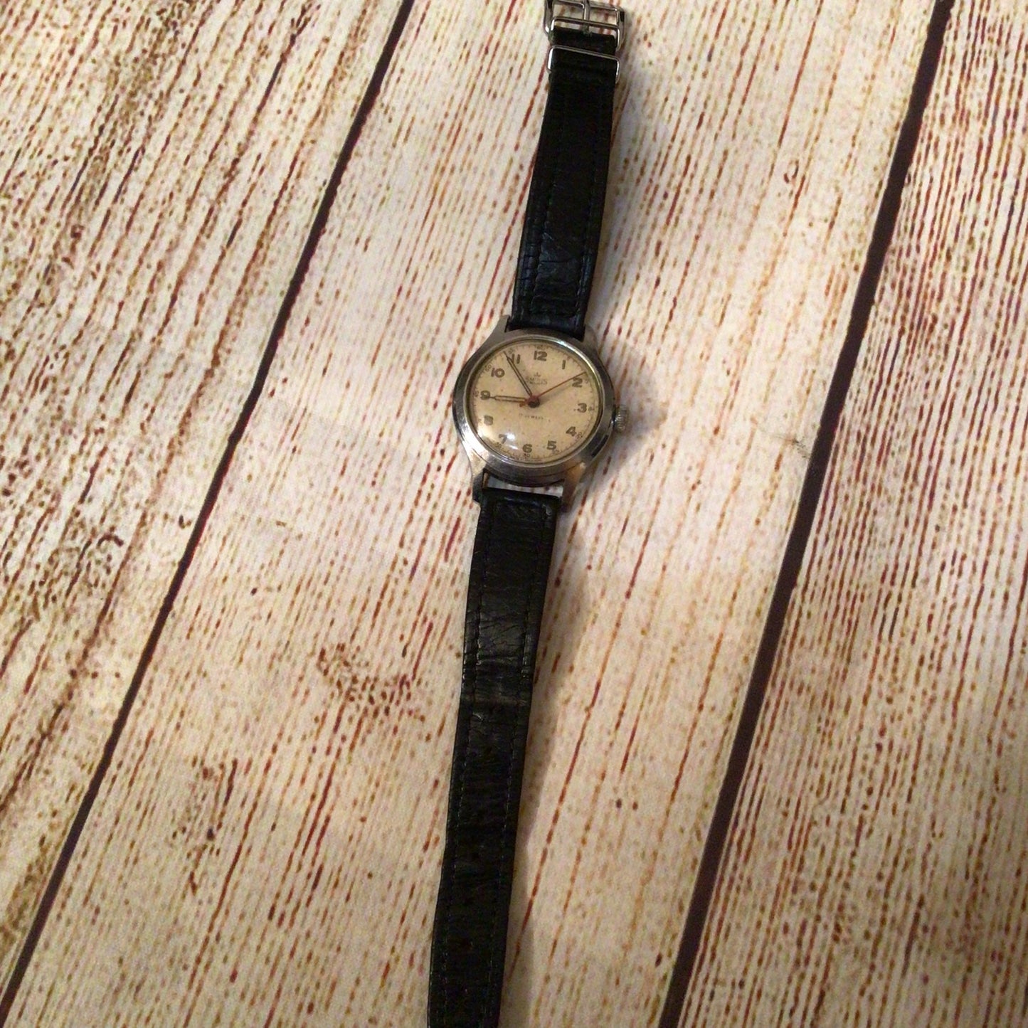 Vintage Smiths Deluxe 17 Jewels Watch (intermittent ticking - needs fixing)