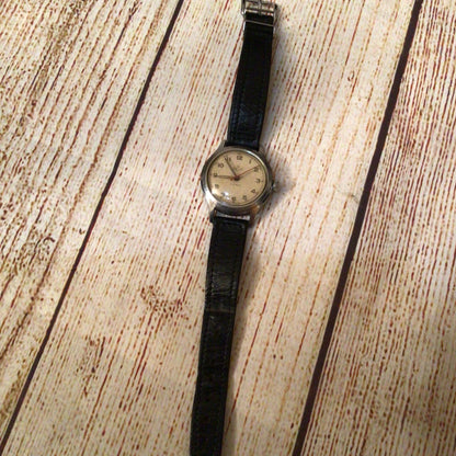 Vintage Smiths Deluxe 17 Jewels Watch (intermittent ticking - needs fixing)