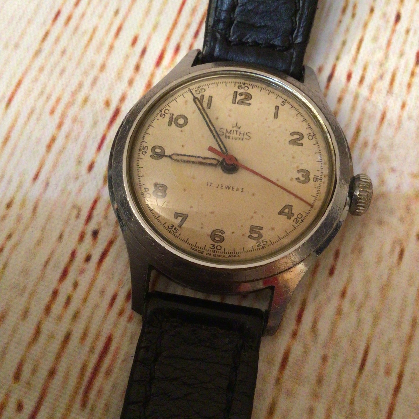 Vintage Smiths Deluxe 17 Jewels Watch (intermittent ticking - needs fixing)