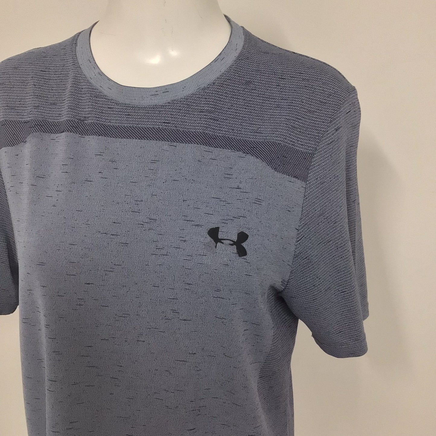 Under Armour Grey Fitted Sports T Shirt Size M