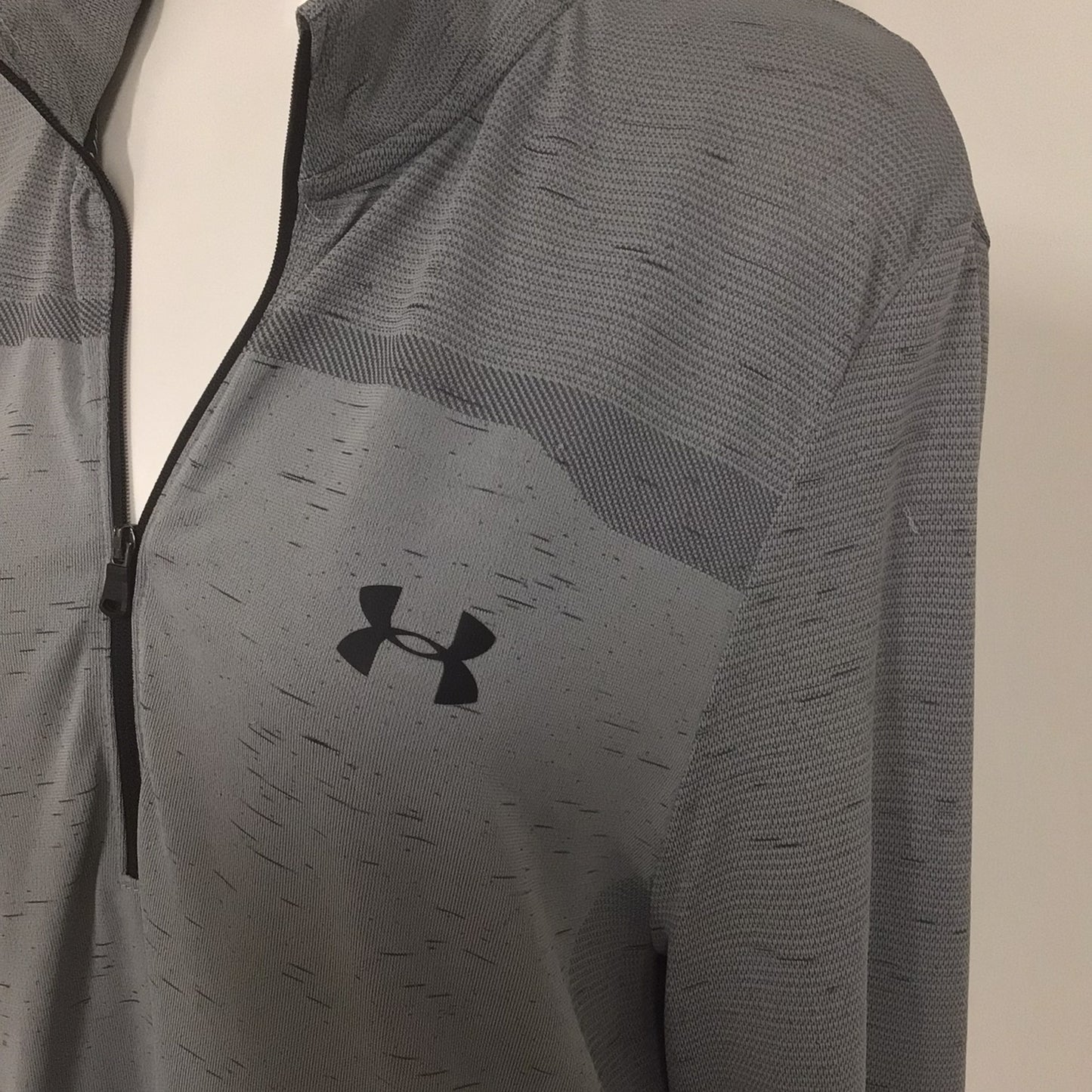 Under Armour Grey Fitted 1/2 Zip Top Size L