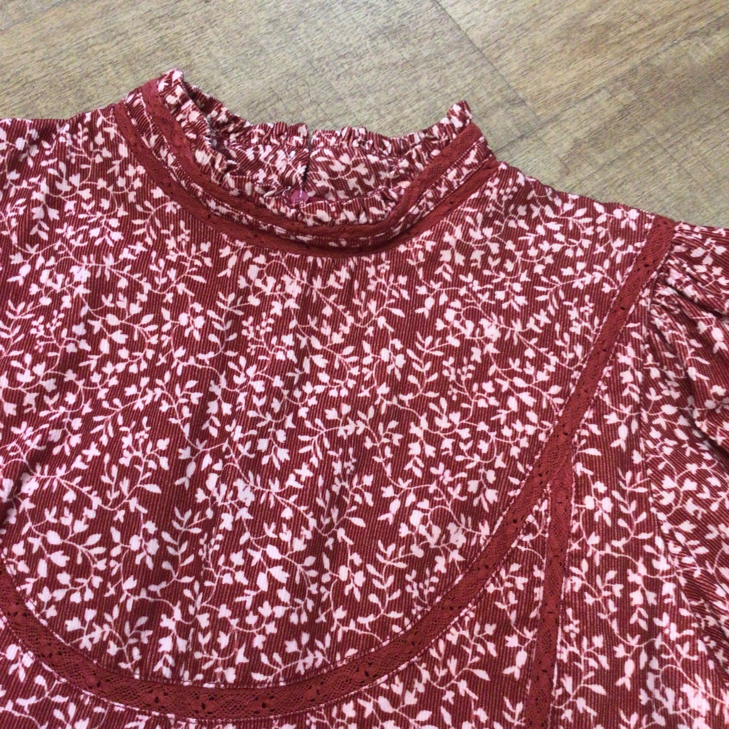 Meadows Red Amaryllis 100% Cotton Corduroy Top Size 12