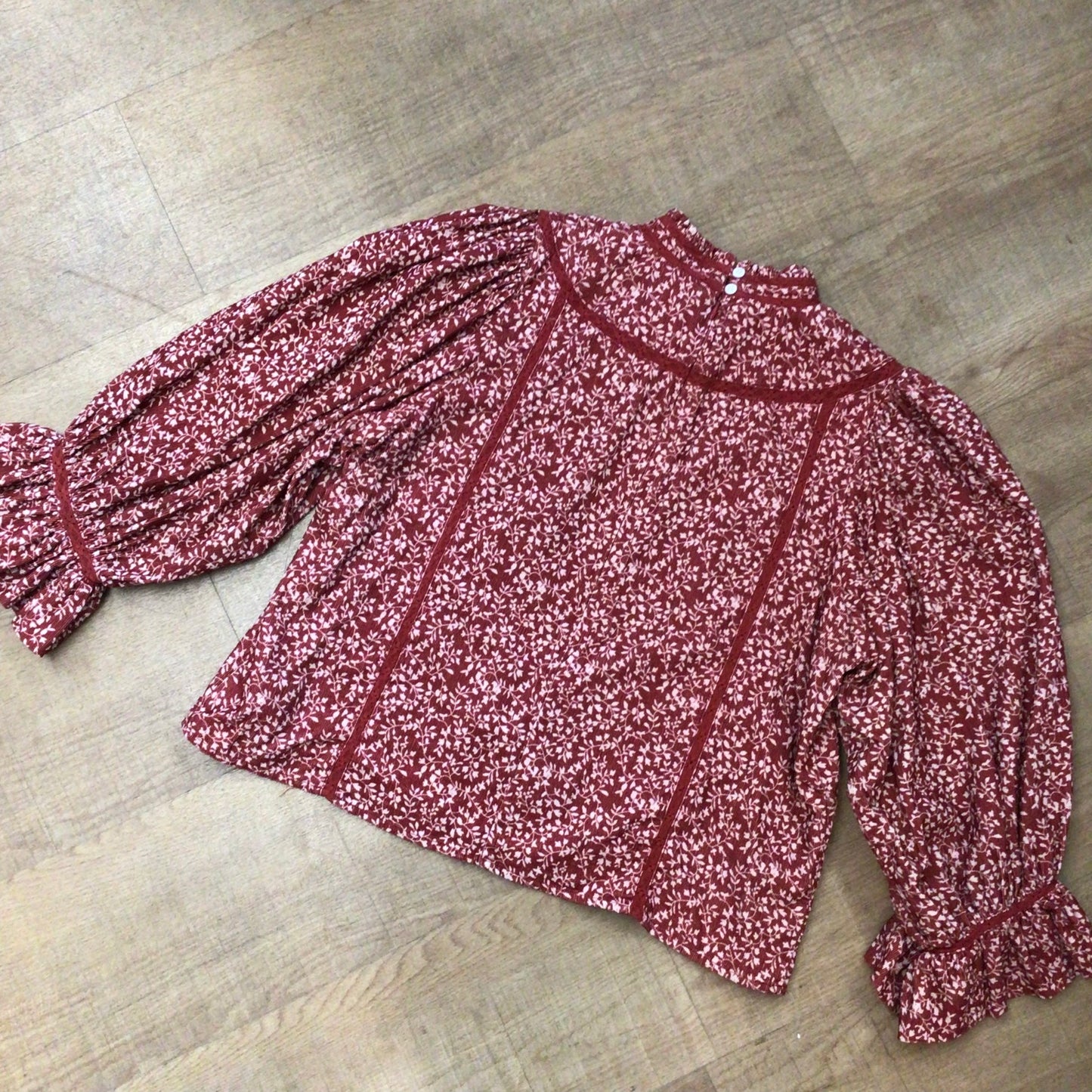 Meadows Red Amaryllis 100% Cotton Corduroy Top Size 12