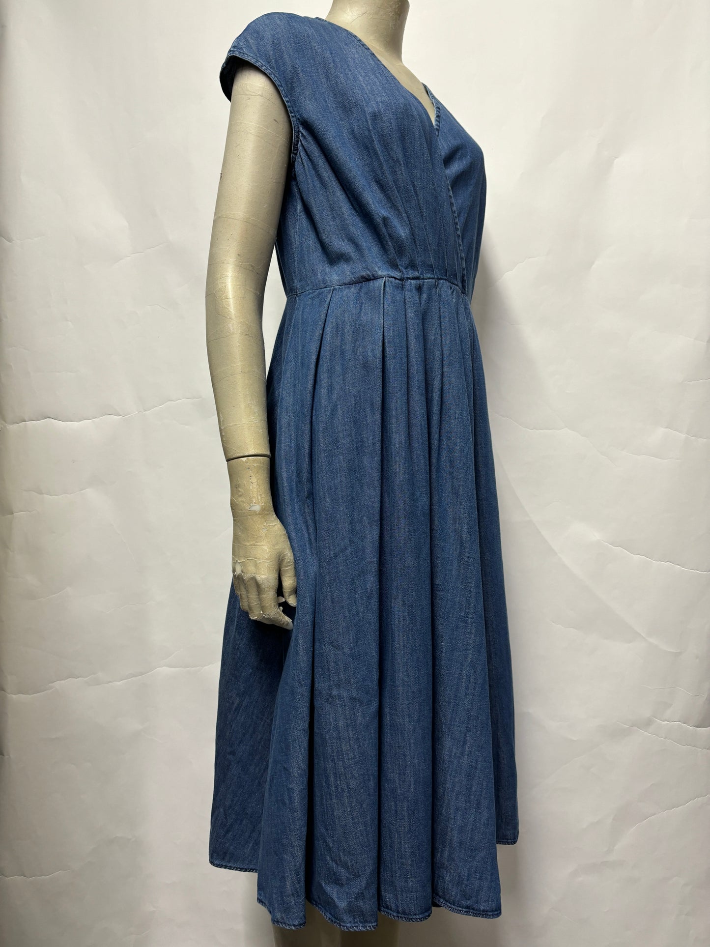 Weekend MaxMara Blue Denim V-neck Pleated Midi Dress 10 BNWT