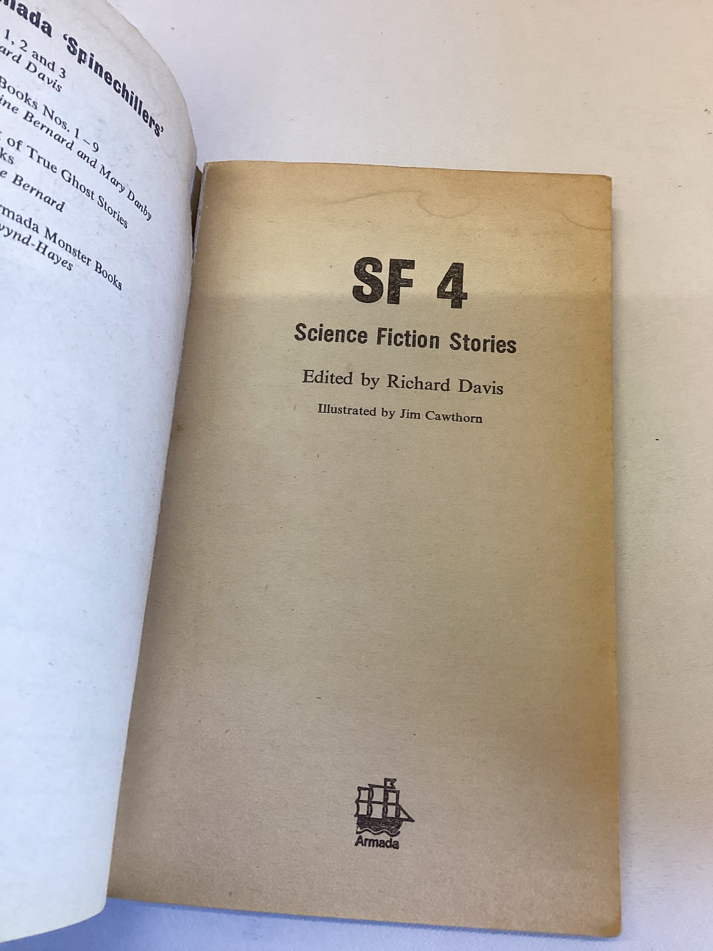 SF4 An Armada Original Edited By Richard Davis