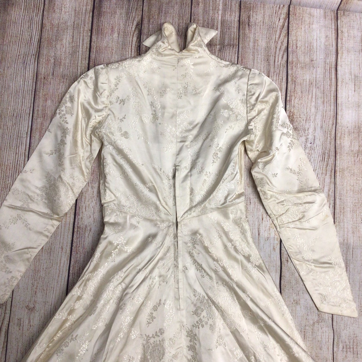 Vintage Lee Delman Long Sleeve Collared Embroidered Wedding Dress Size XS (approx.)