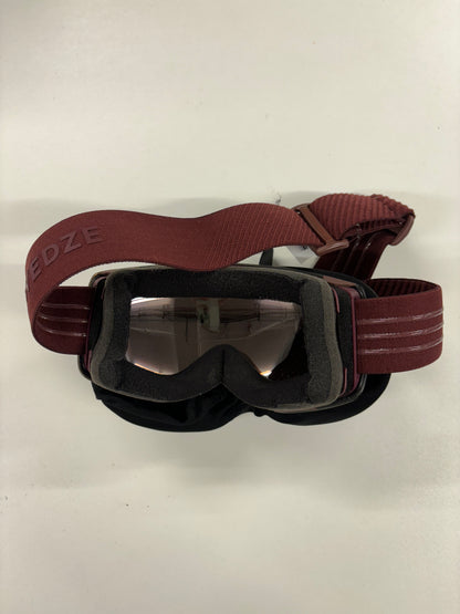 Decathlon Maroon Ski Goggles and Wedze Navy Neck Gaiter Bundle