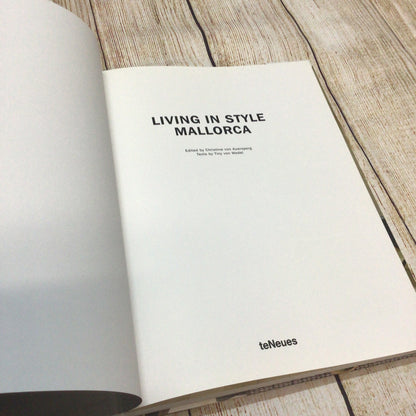 Living in Style Mallorca edited by Christine Von Auersperg 9783832796983