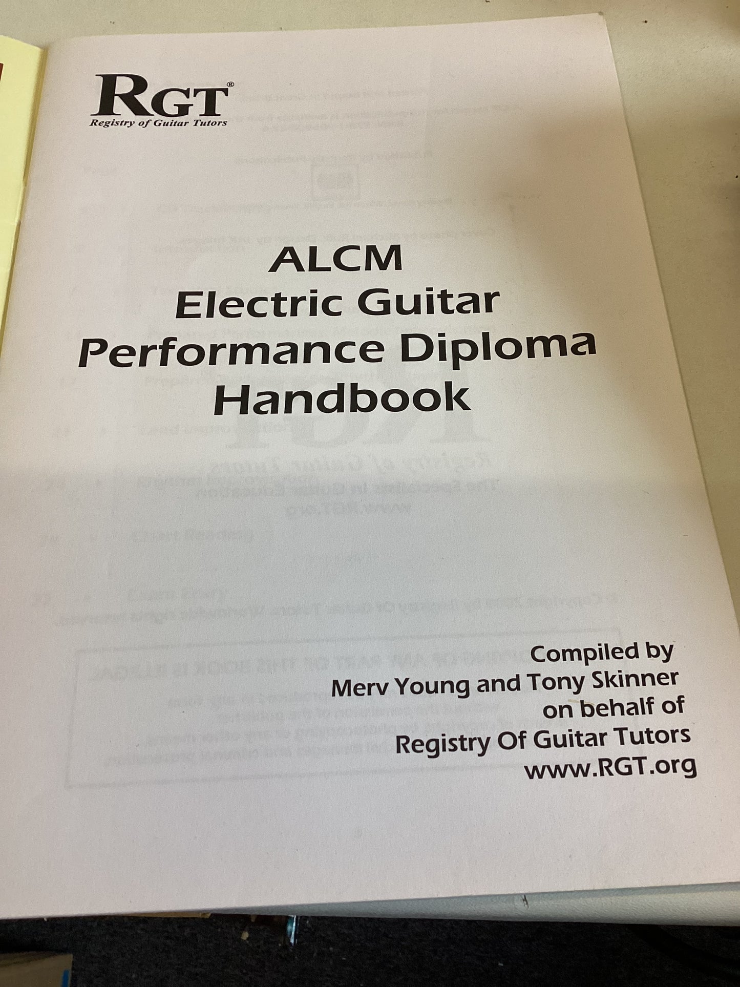 Electric Guitar Performance Diploma 16m track CD Including Guitar Solos of peter Green David Gilmore Steve Vai