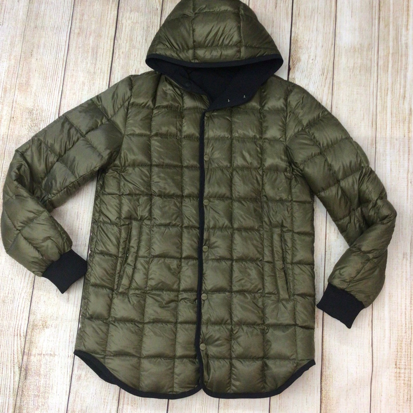 Herno Black & Green Goose Down Reversible Hooded Jacket Size 50 (PI0448U-19339-9300)