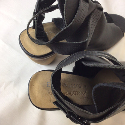 BNWT Emu Australia Black Leather Heeled Sandals Size 6 UK (39 EU)