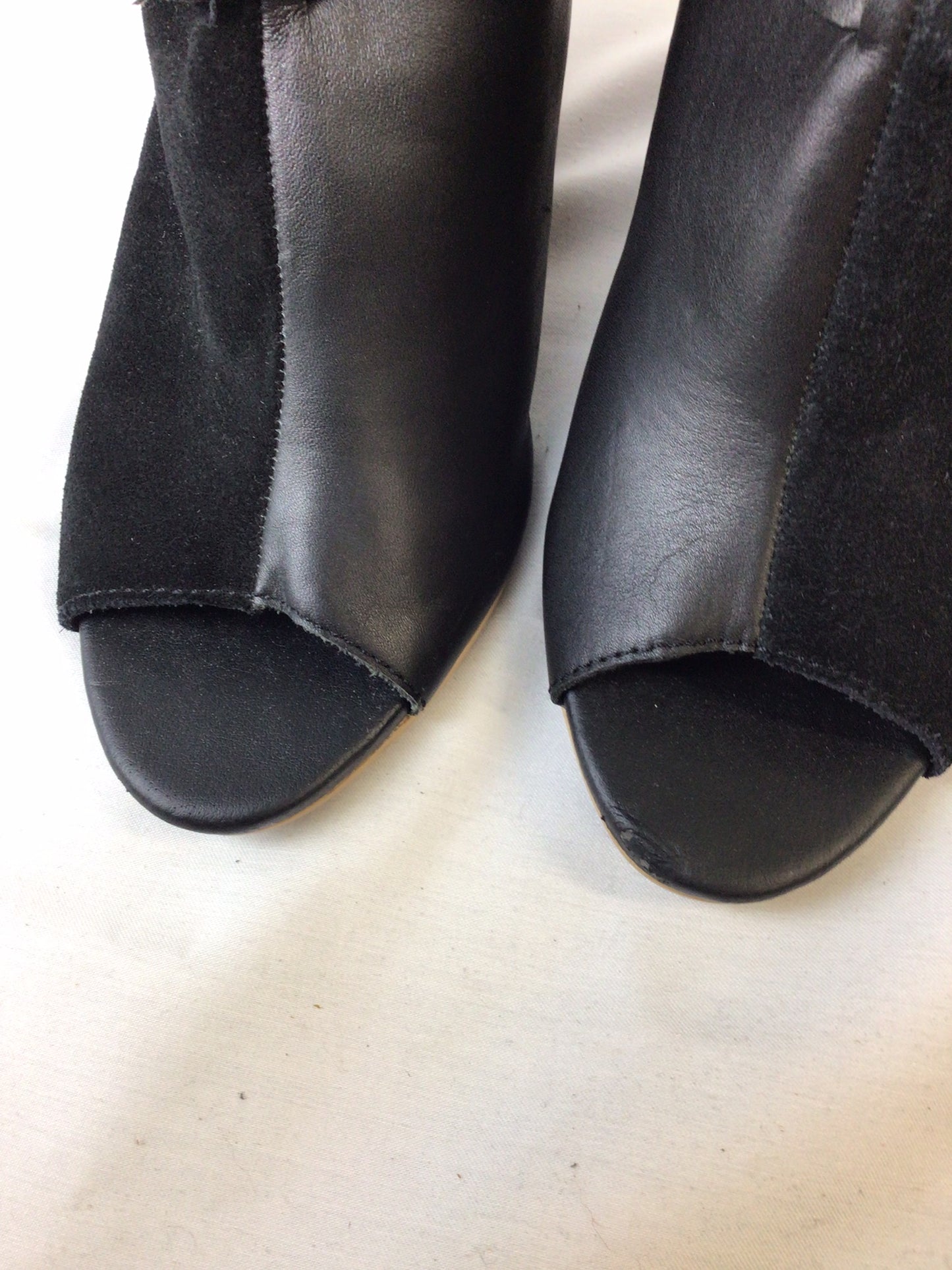 BNWT Emu Australia Black Leather Heeled Sandals Size 6 UK (39 EU)