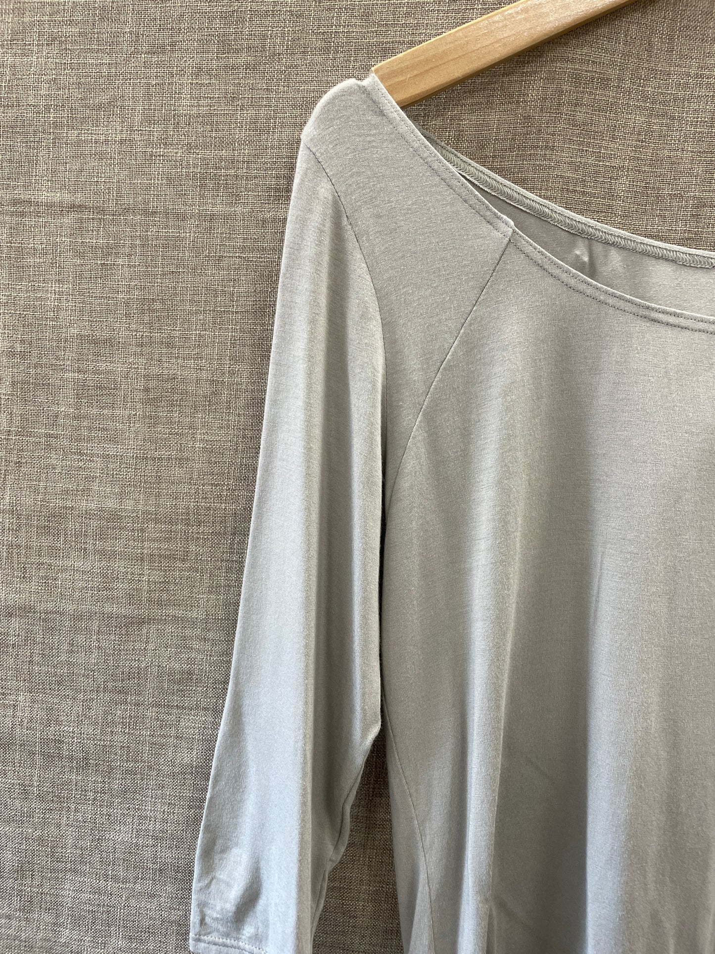 Sarah Pacini New with Tags Beige 3/4 Sleeve Scoop Neck T-Shirt Top Medium Large