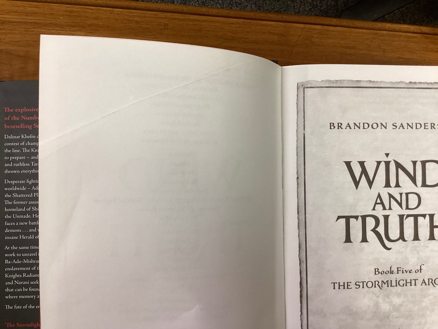 Brandon Sanderson - Wind and Truth - Gollancz 2024 - 1st Edition, Sprayed Edges