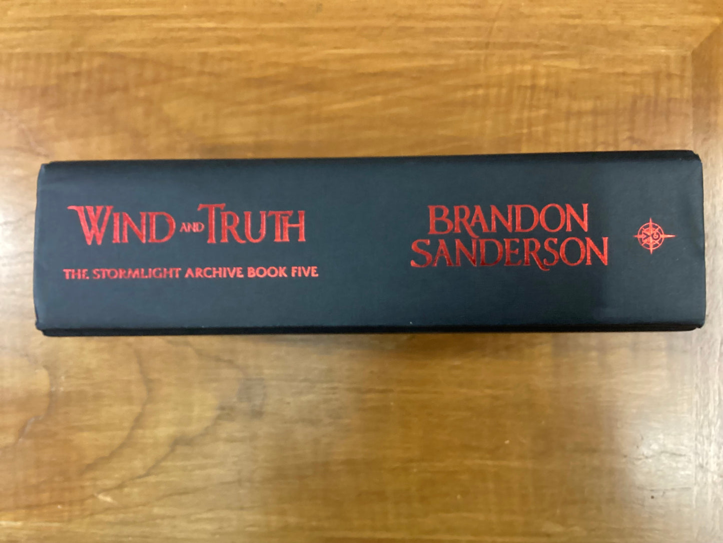 Brandon Sanderson - Wind and Truth - Gollancz 2024 - 1st Edition, Sprayed Edges