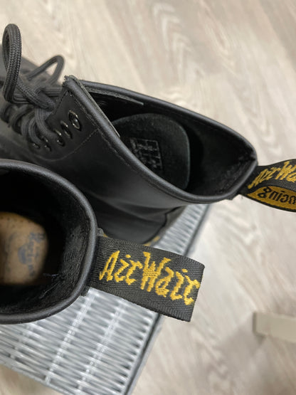 Doc Dr Martens Black Leather Classic Air Wair Lace Up Boots UK 5