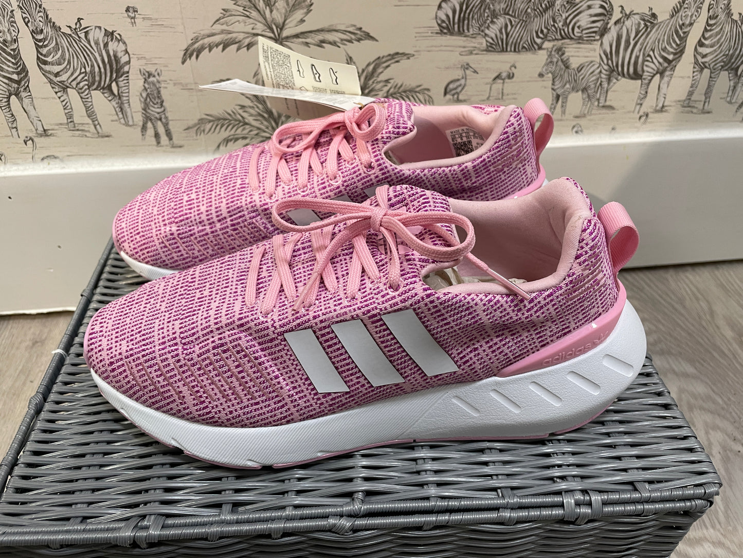 Adidas New in Box Pink Swift Run 22 Running Shoes Trainers UK 6