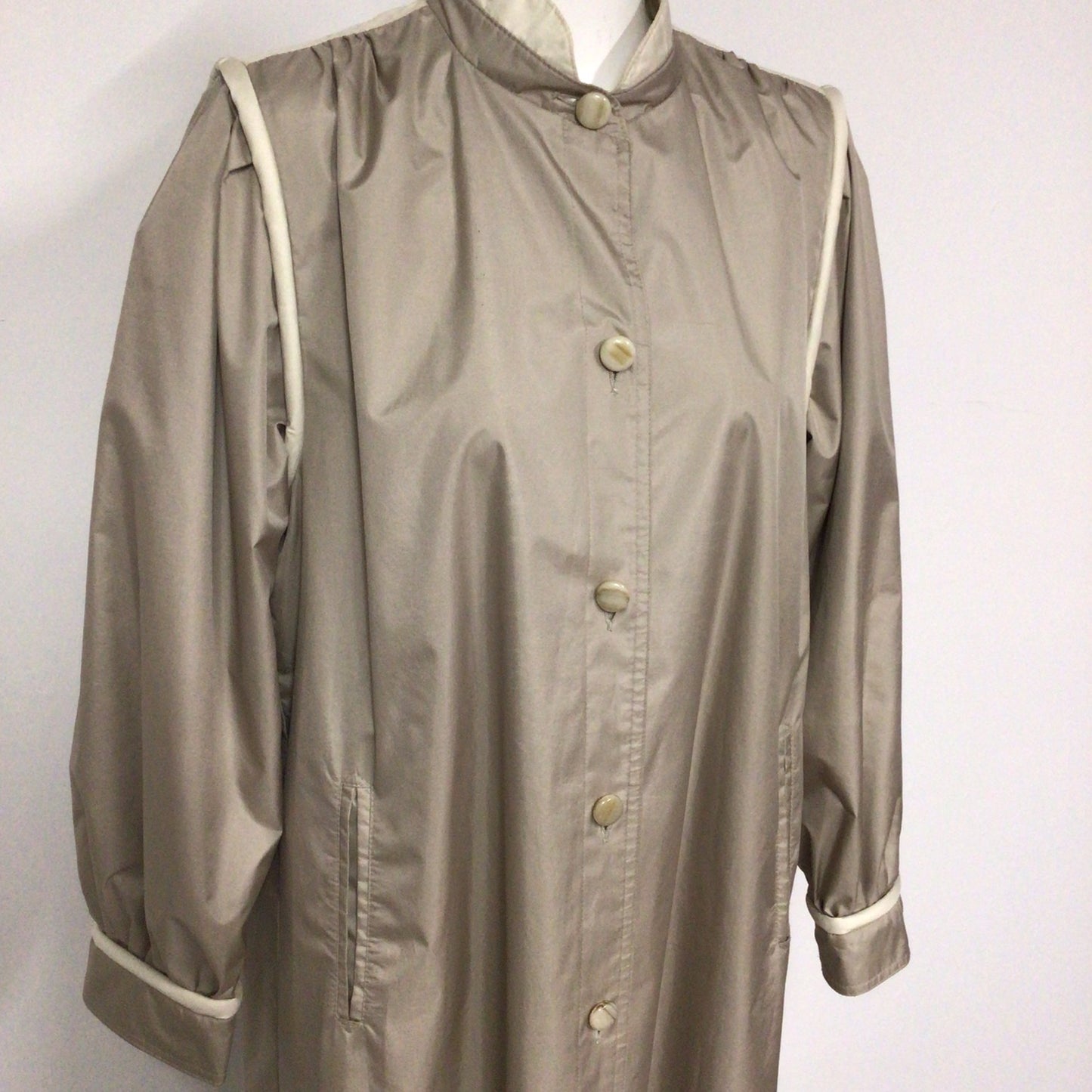 Vintage Jan Robert Made in England Beige Thin Mac Trench Coat Size Ch42" (approx.)