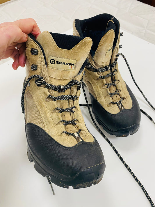 Scarpa Walking Boots Suede Size 8 Uk 42 Eu