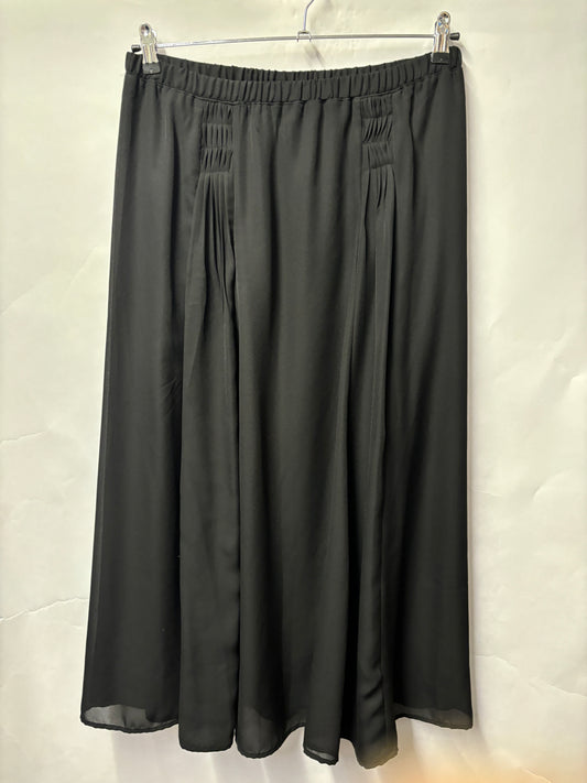 Orvis Black Sheer Crepe Straight Pleated Skirt Medium