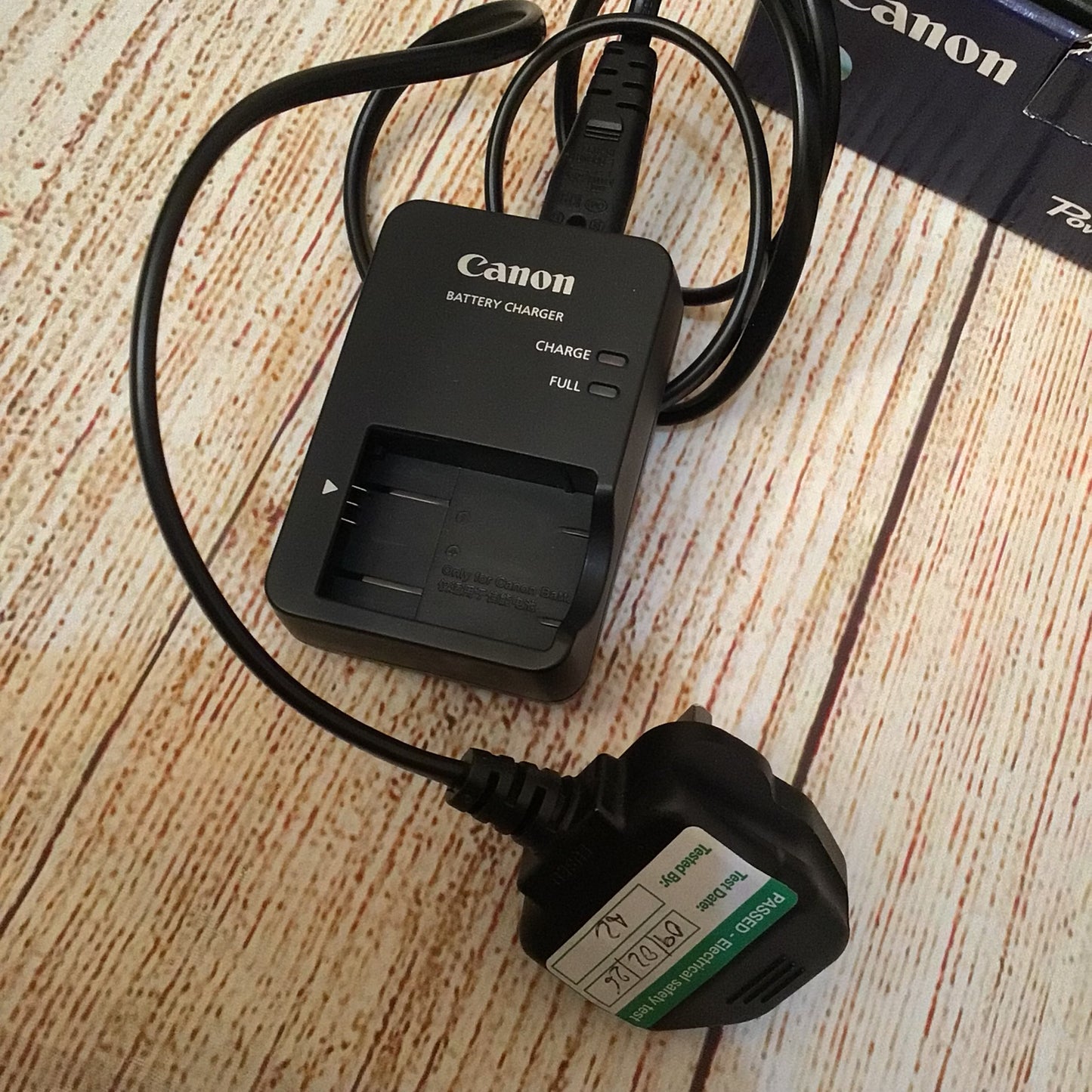 Canon PowerShot SX620 HS Wi-Fi Digital Camera w/Box & Charger