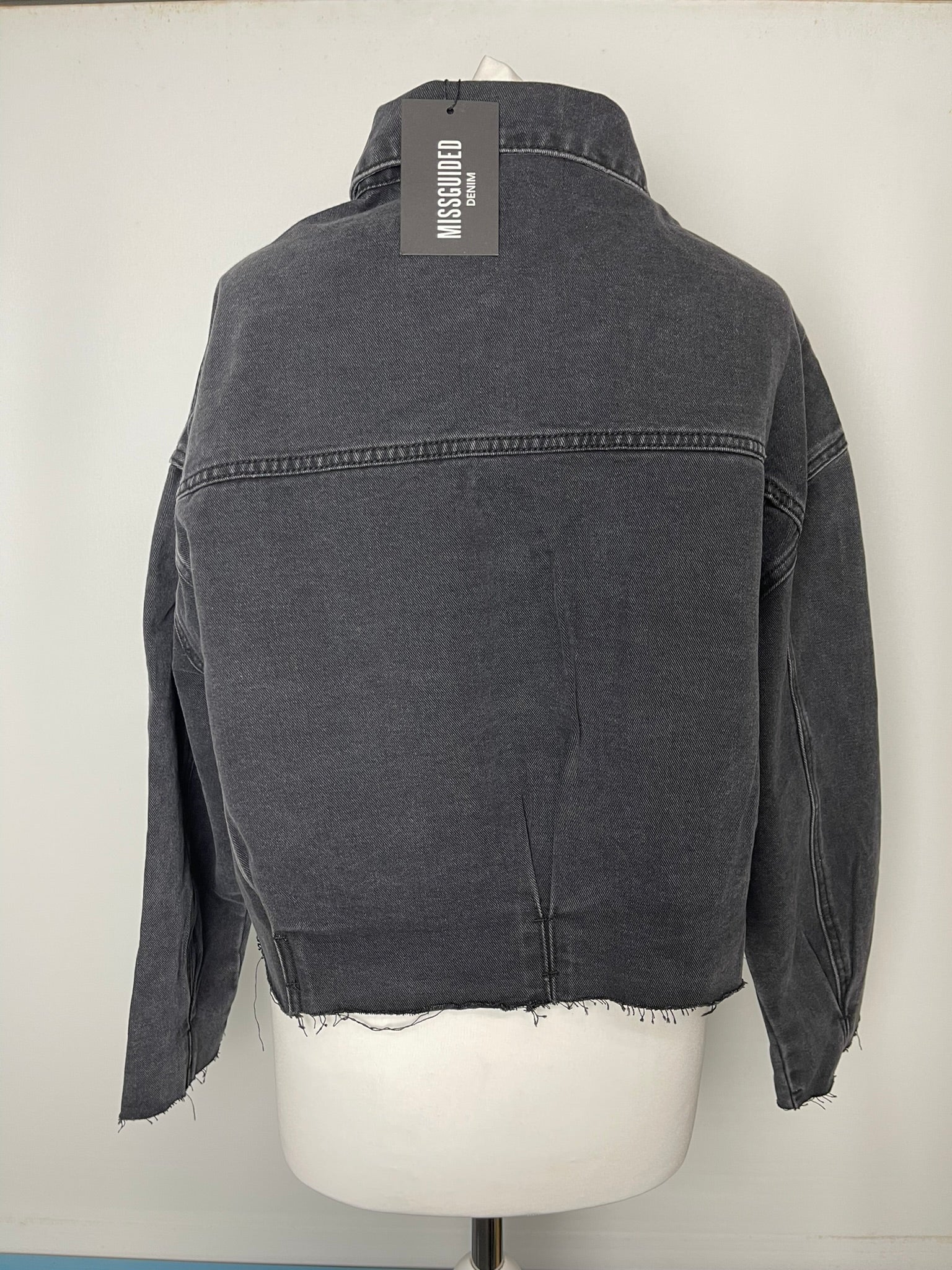 Black denim jacket missguided hotsell