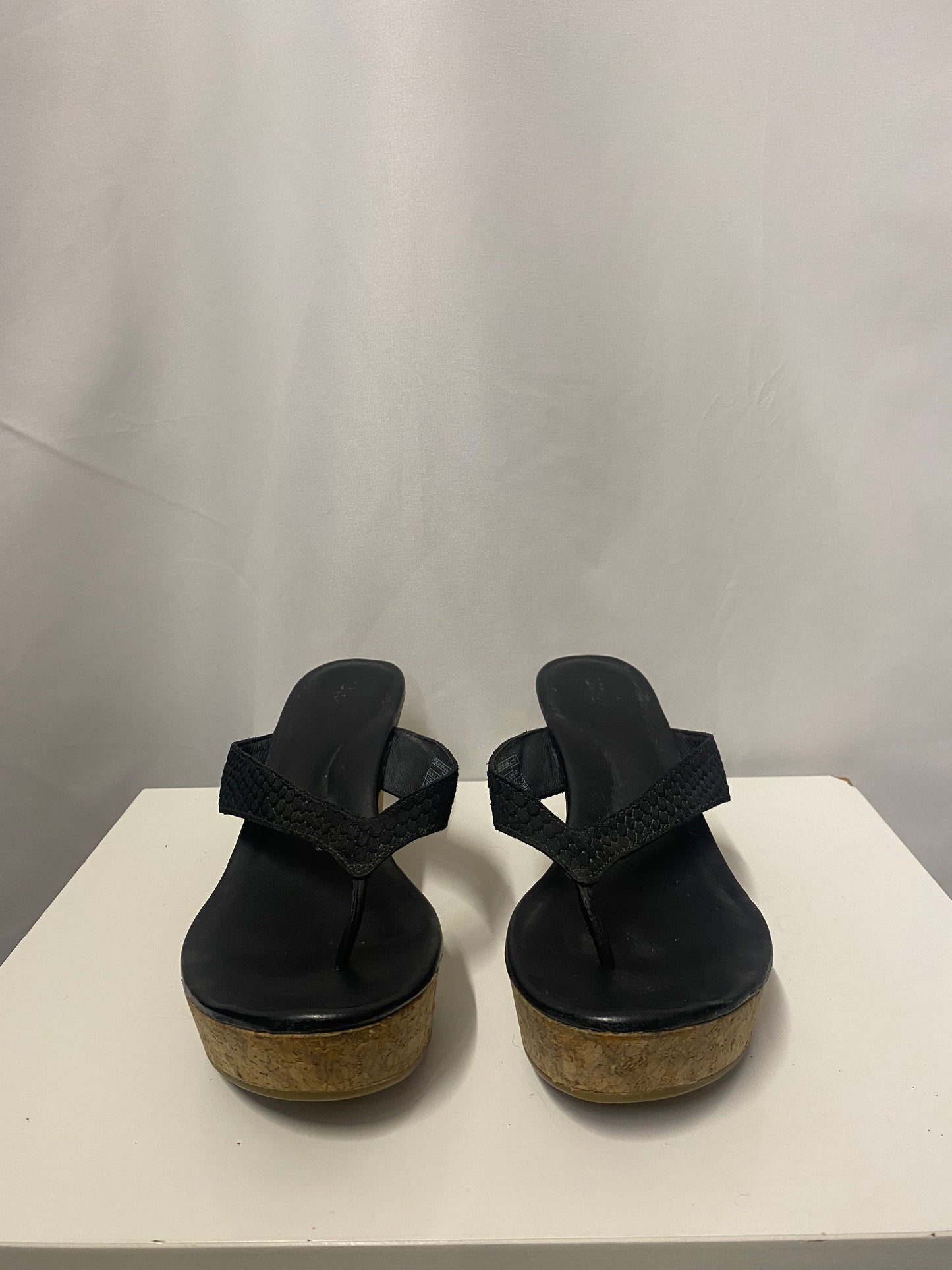 Ugg Black and Tan Cork Wedge FlipFlop Sandal 6.5
