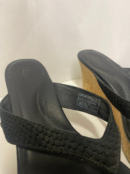 Ugg Black and Tan Cork Wedge FlipFlop Sandal 6.5