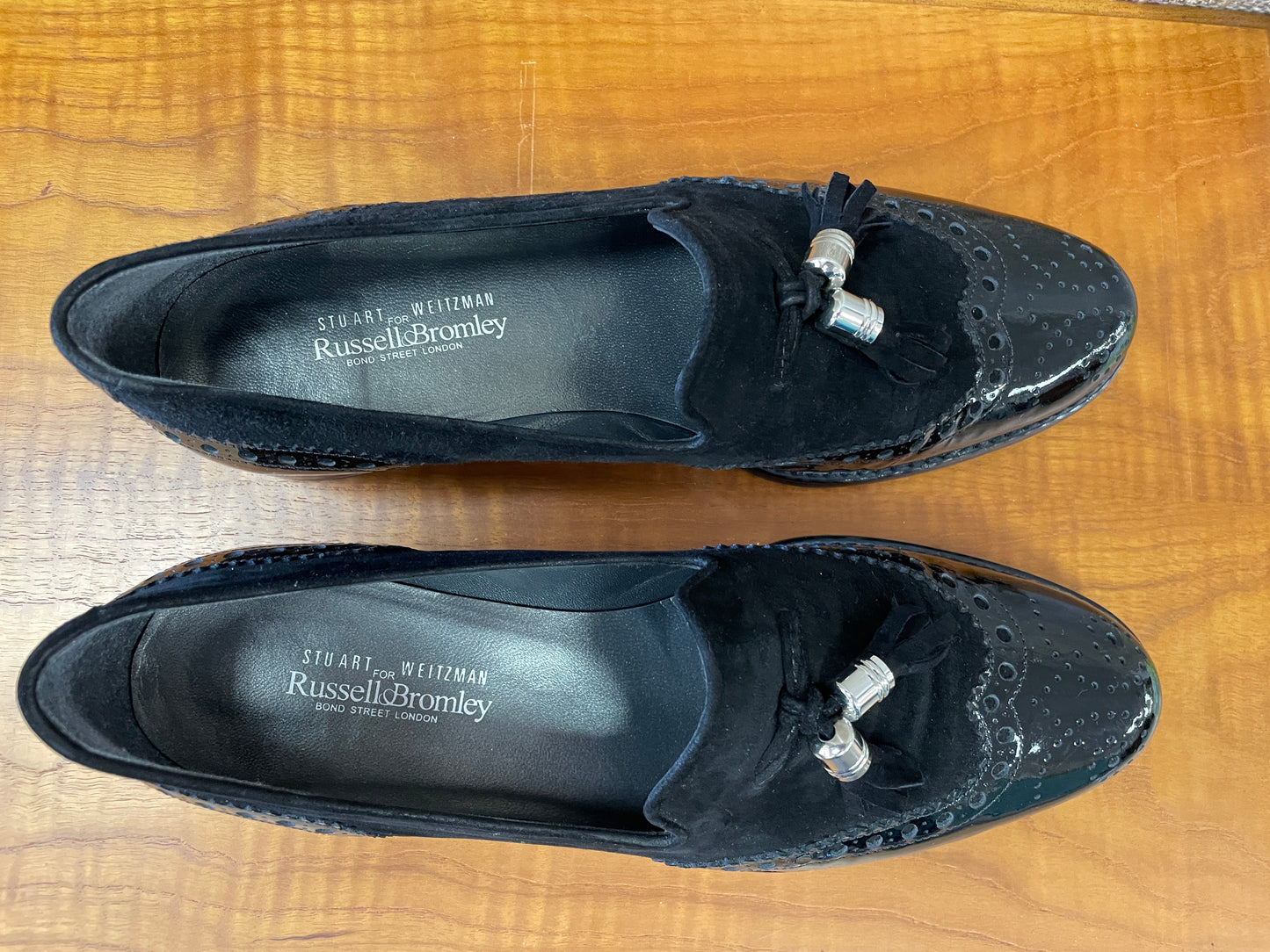 Stuart Weitzman at Russell & Bromley New with Box Black Suede Patent Brogue Tassel Loafers 8.5