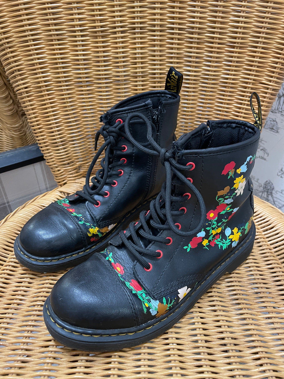 Doc Dr Martens Black Floral Print Classic Style Boots EU 38 UK 5