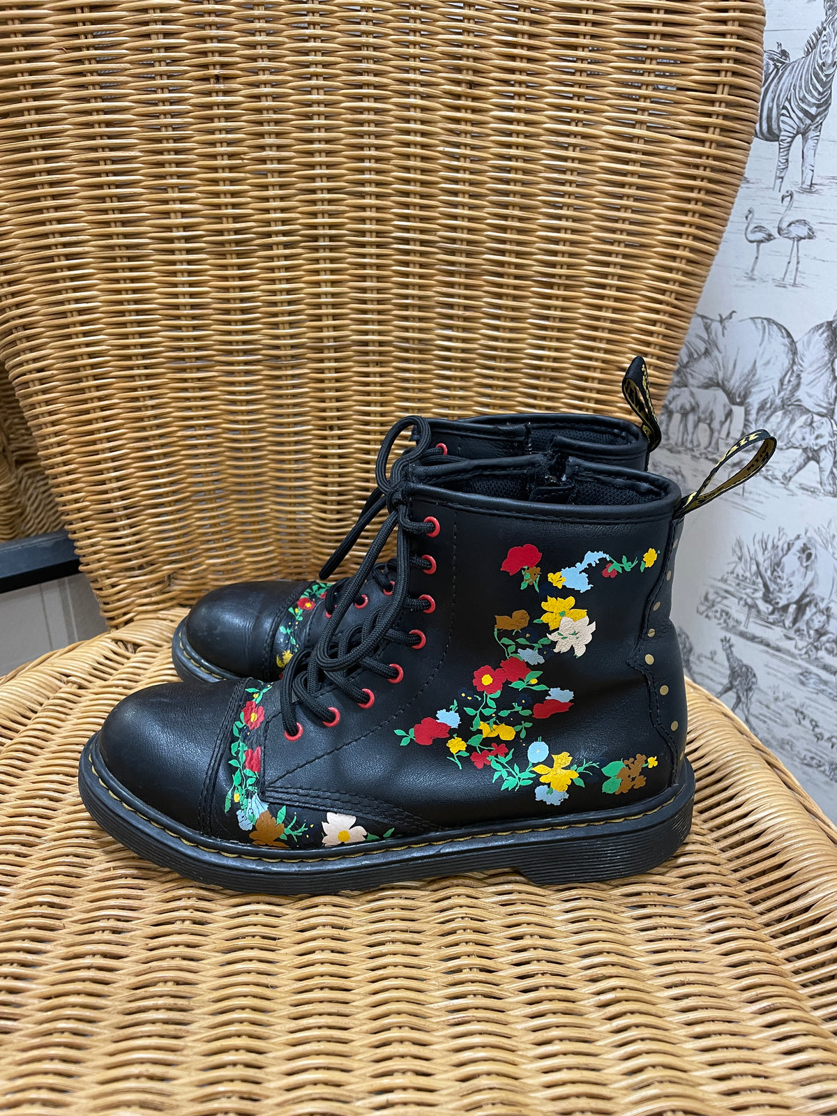 Doc Dr Martens Black Floral Print Classic Style Boots EU 38 UK 5
