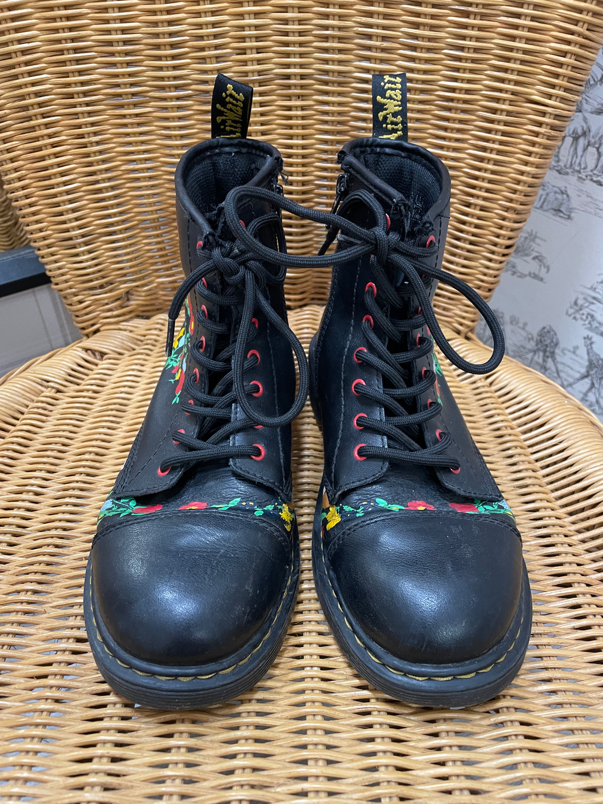 Doc Dr Martens Black Floral Print Classic Style Boots EU 38 UK 5