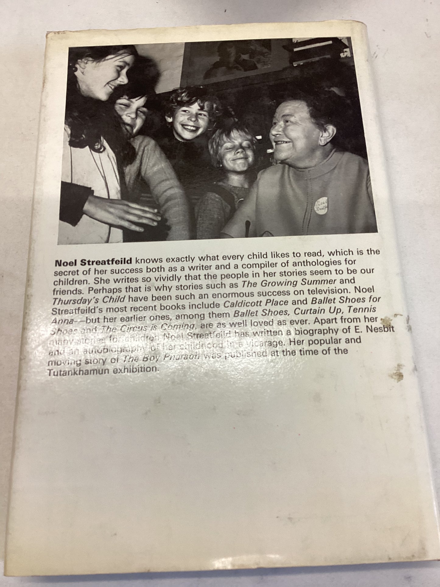 The Noel Streatfeild Christmas Holiday Book An Anthology