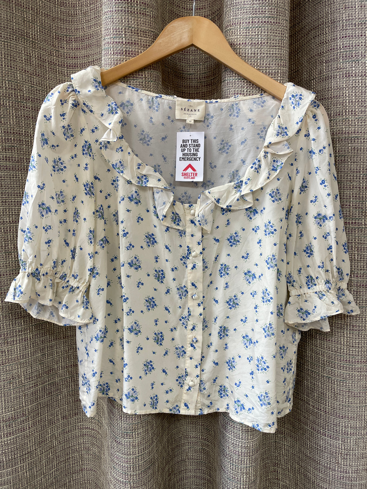 Sezane Cream Blue Ditsy Print Floral Short Sleeve Silk Blouse Top Size 40 Medium