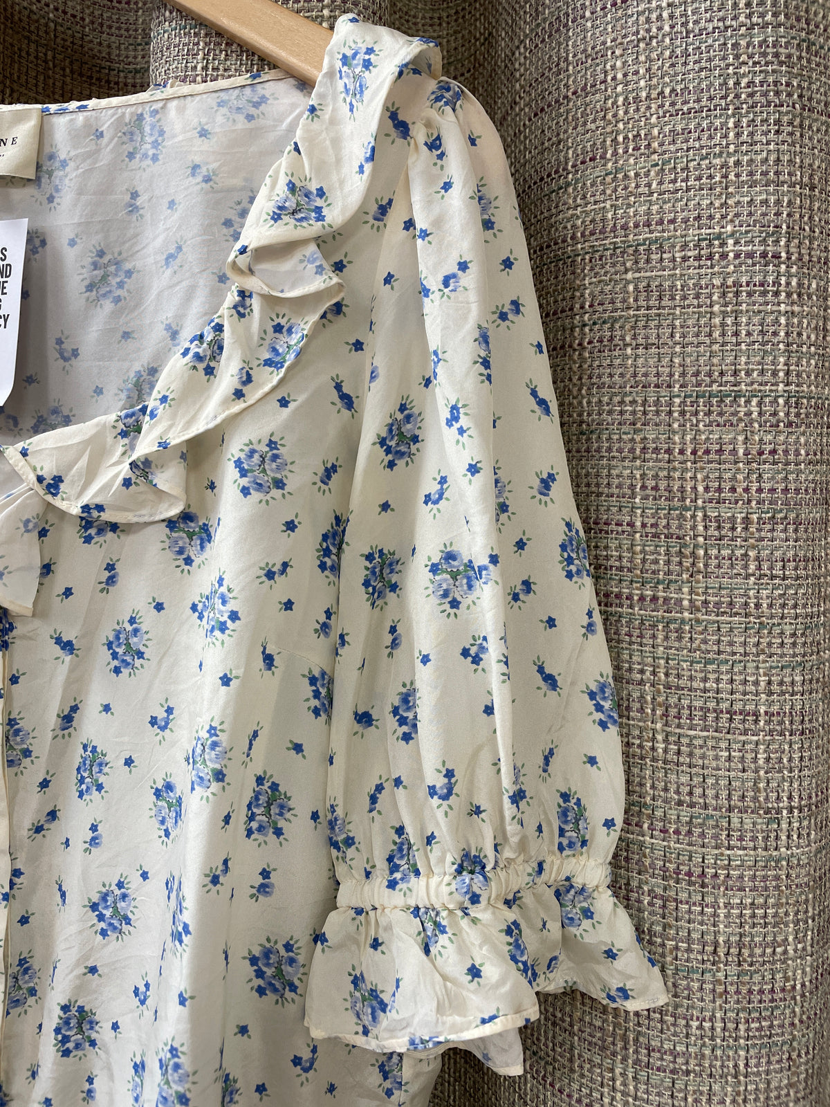 Sezane Cream Blue Ditsy Print Floral Short Sleeve Silk Blouse Top Size 40 Medium
