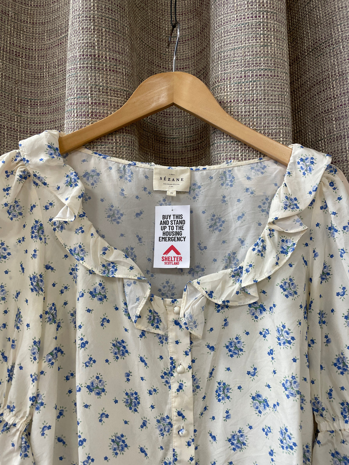 Sezane Cream Blue Ditsy Print Floral Short Sleeve Silk Blouse Top Size 40 Medium