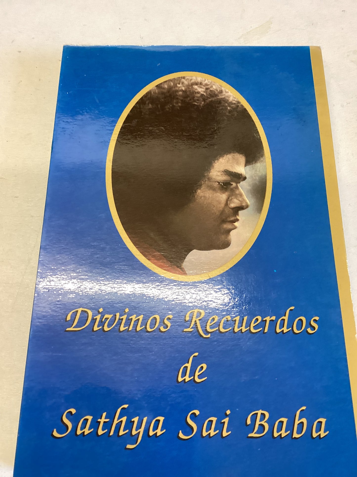 Divinos Recuerdos de Sathya Sai Baba  Spanish Language