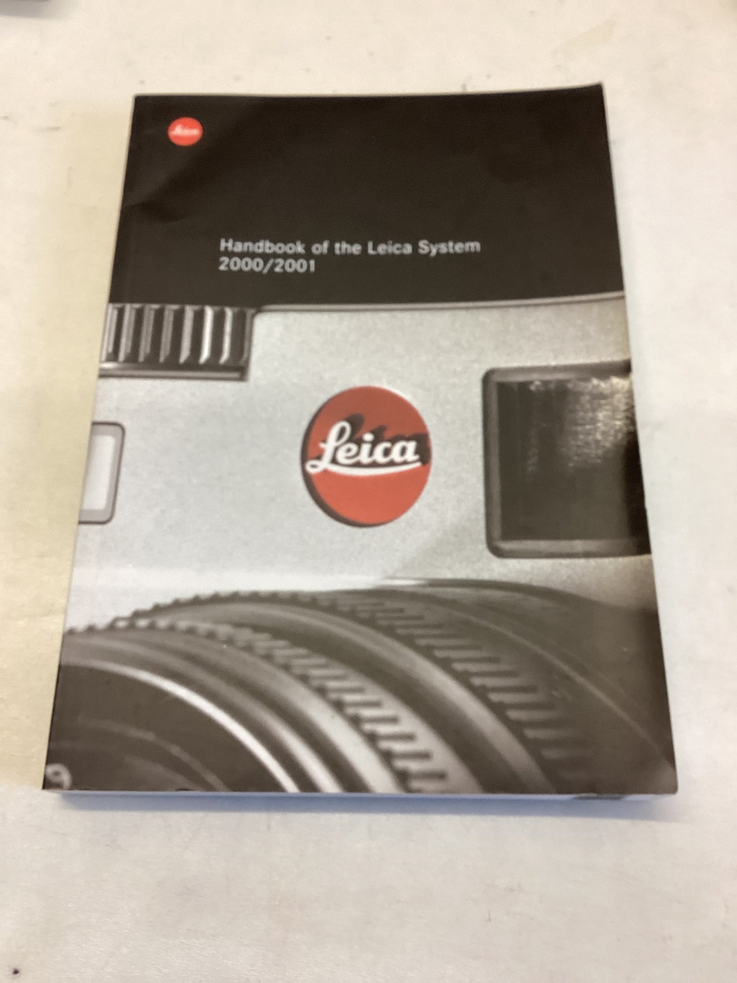 Handbook of The Leica System 2000/2001