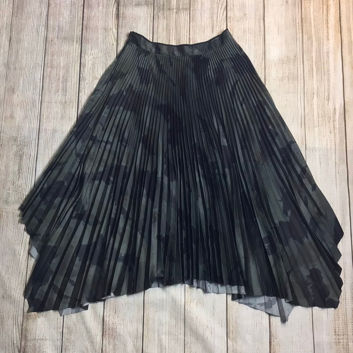 AllSaints Lerin Tranquil Green Camouflage Print Plisse Skirt Size 8