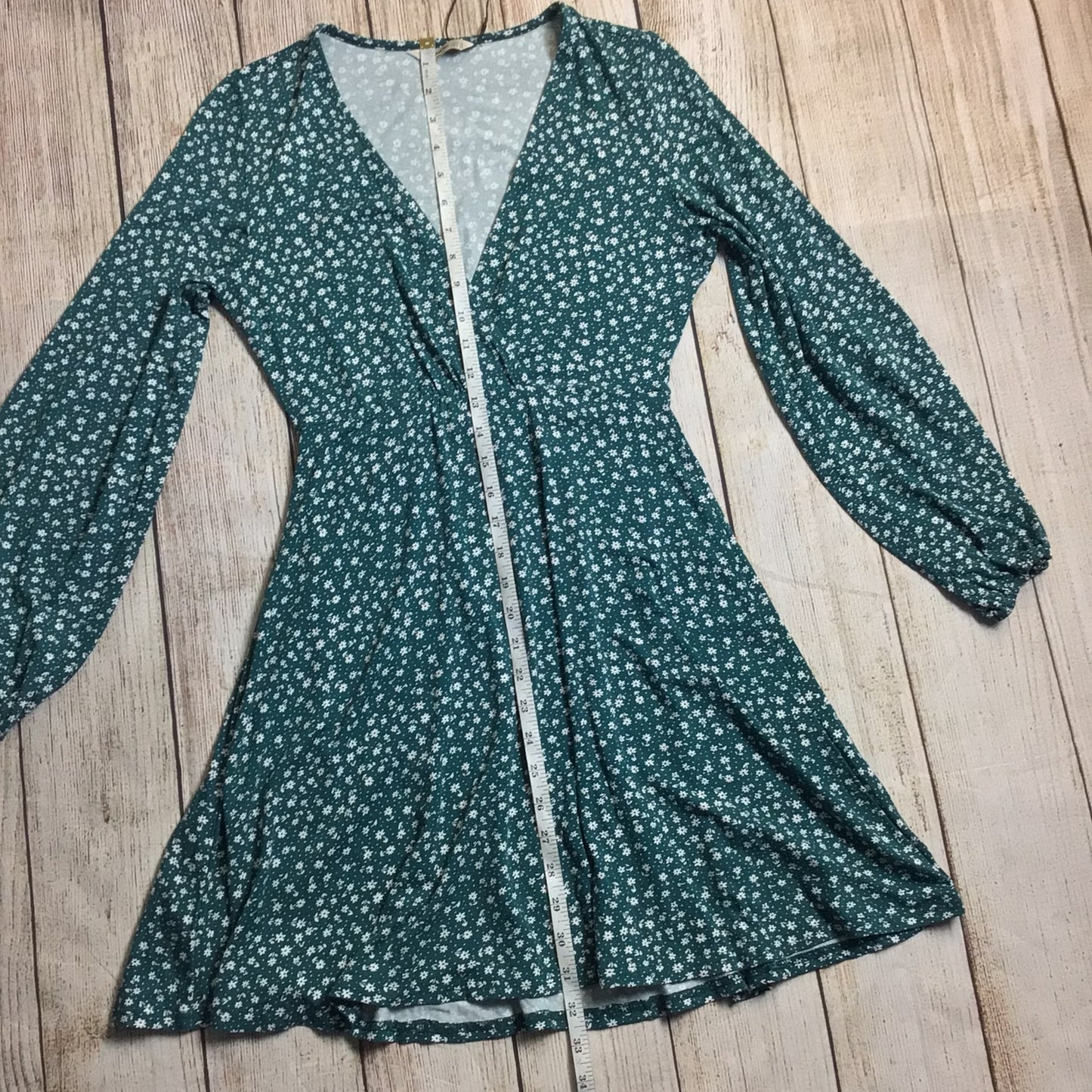 BNWT Stradivarius Green & White Long Sleeve Floral Dress Size M