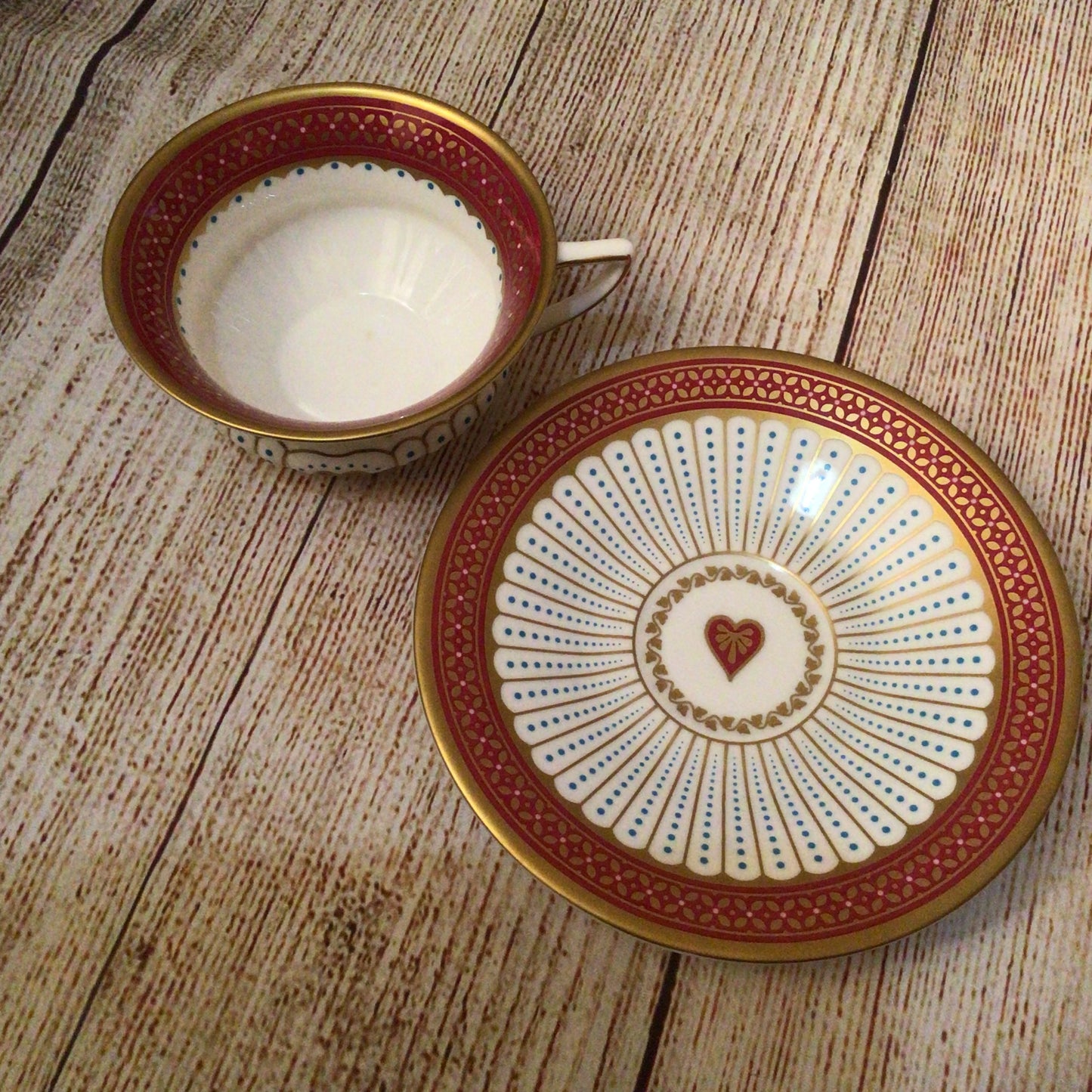 Wedgwood Harlequin Collection - Queen of Hearts Teacup & Saucer Set (in box)