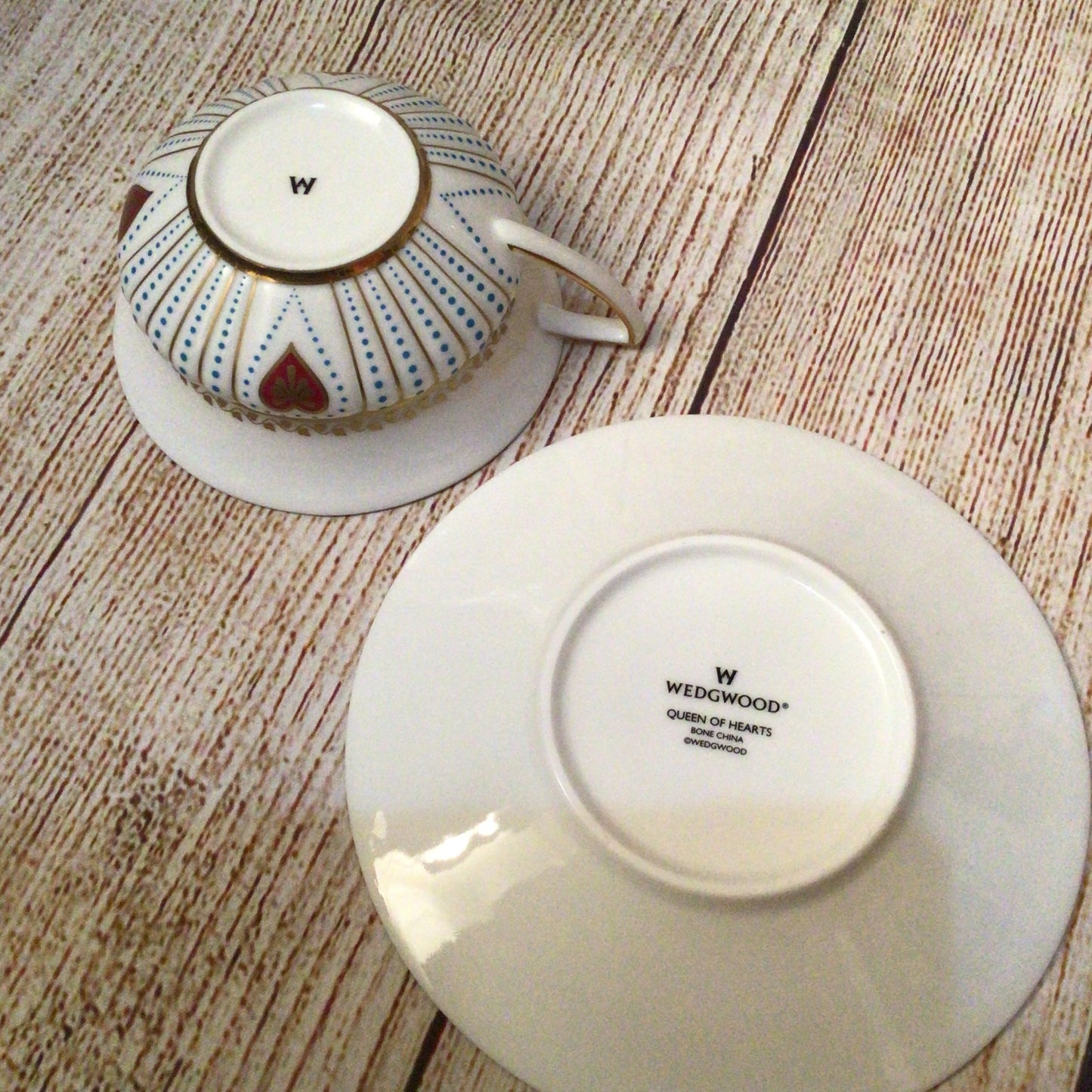 Wedgwood Harlequin Collection - Queen of Hearts Teacup & Saucer Set (in box)