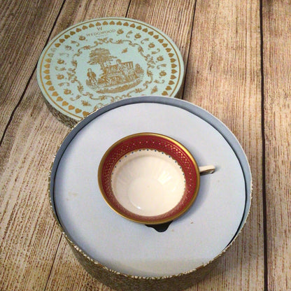 Wedgwood Harlequin Collection - Queen of Hearts Teacup & Saucer Set (in box)