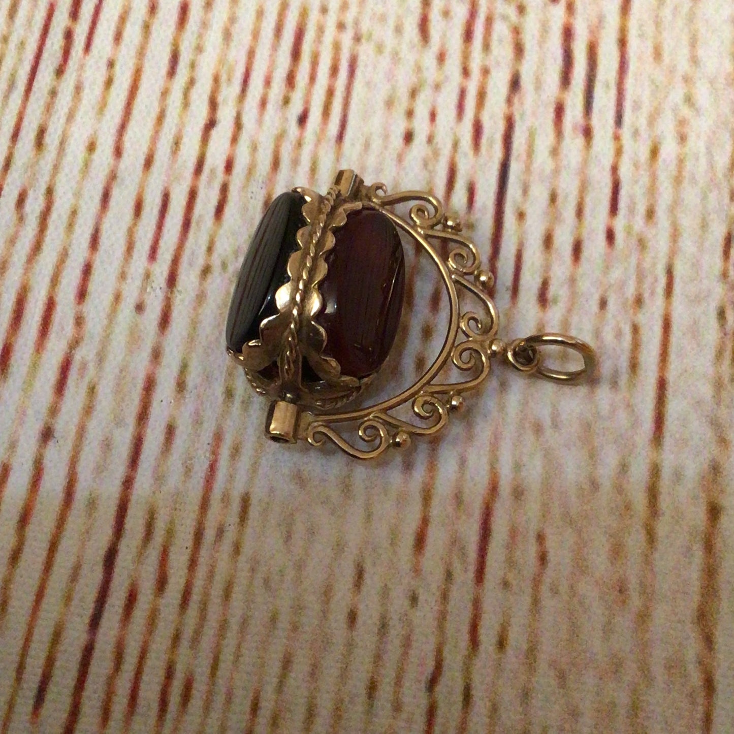 Vintage 9ct Gold 375 Onyx, Bloodstone, Carnelian Stone Spinning Fob Pendant