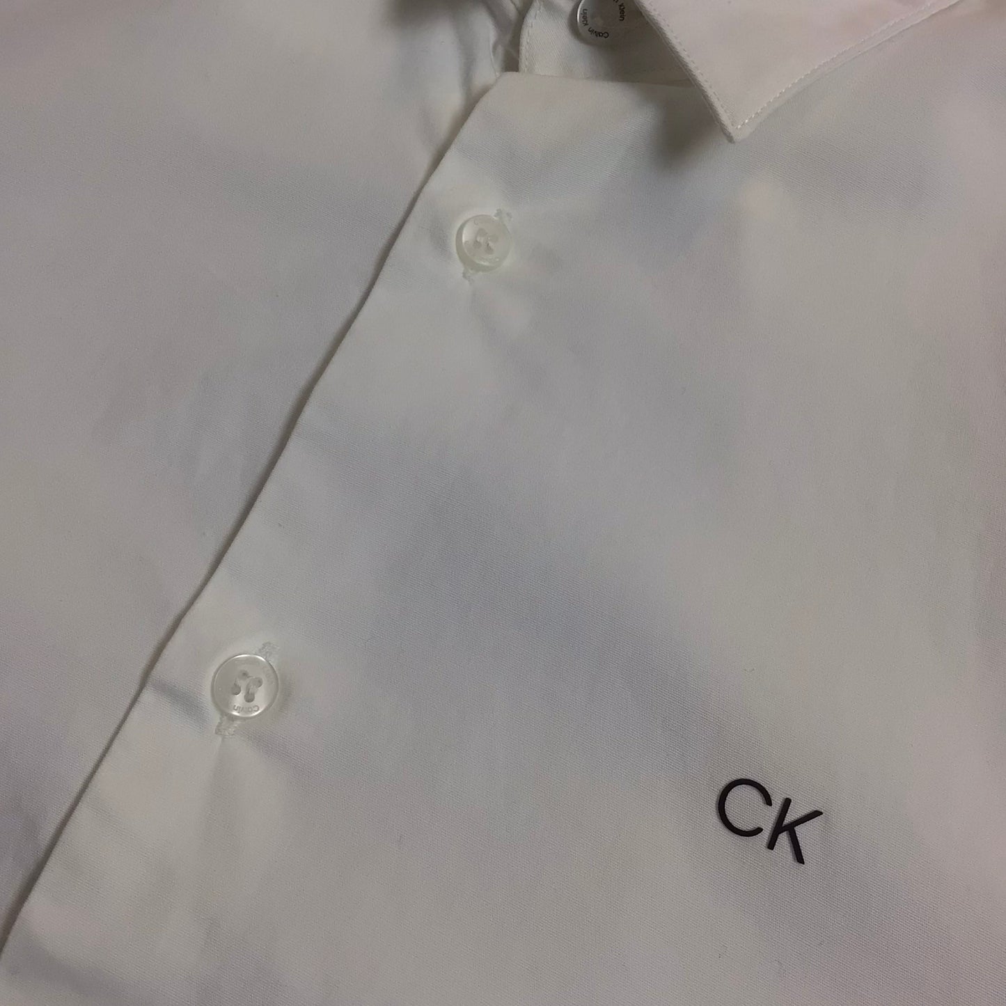 BNWT Calvin Klein White & Black Short Sleeve Shirt Regular Fit Size S