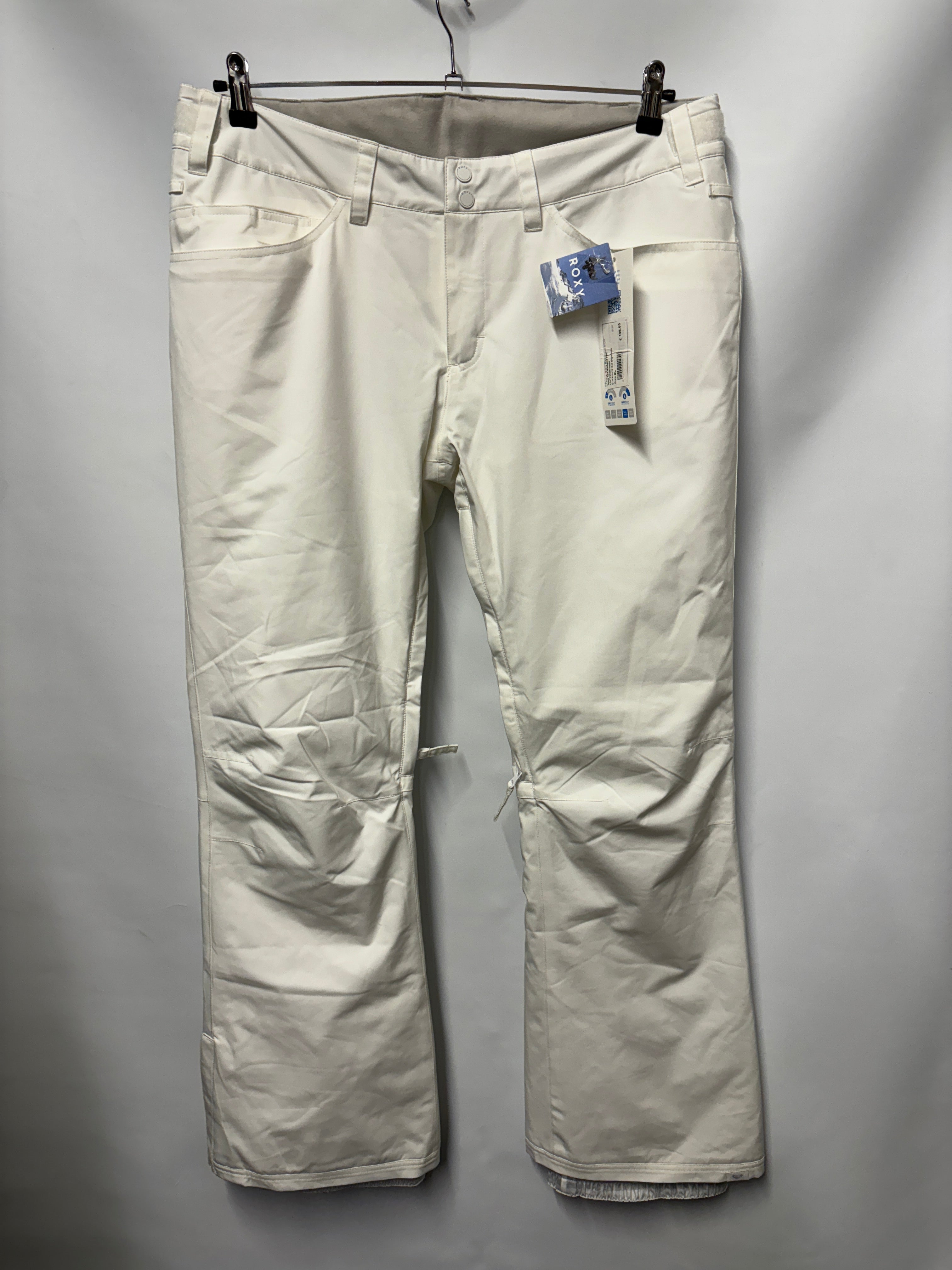 Second Hand Ski Gear Shop for Shelter