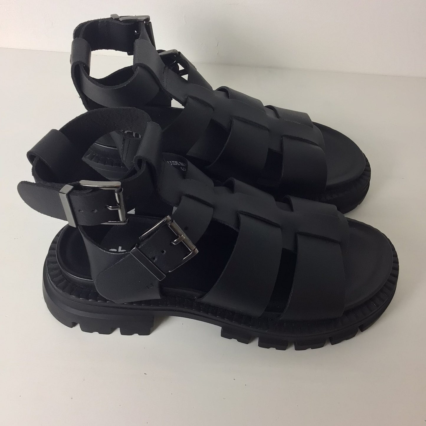 BNWOT Schuh Black Leather Upper Chunky Gladiator Sandals Size 5 UK