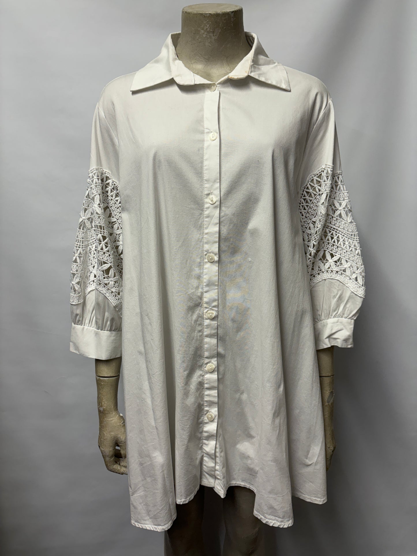 Jeff Gallano White Cotton and Lace Oversized Shirt 1